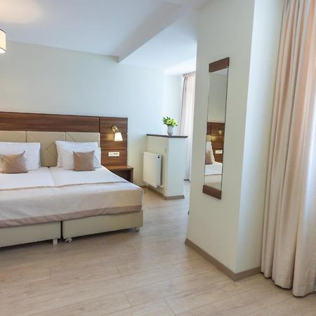 Aparthotel Sir Fundeni Tower Bukares Bagian luar foto