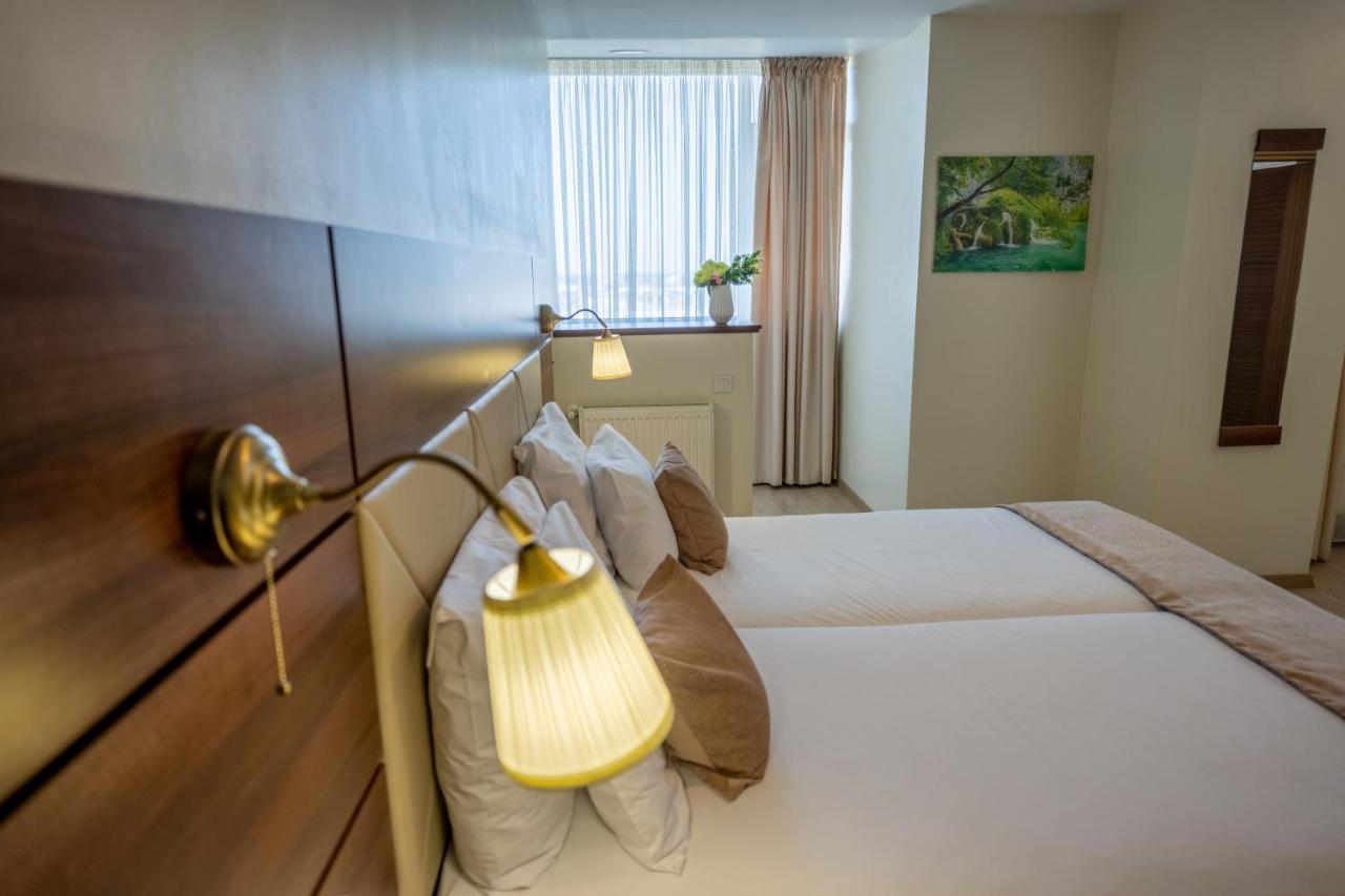 Aparthotel Sir Fundeni Tower Bukares Bagian luar foto