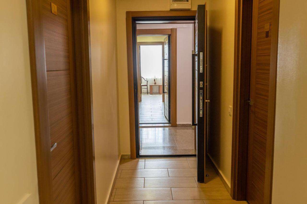 Aparthotel Sir Fundeni Tower Bukares Bagian luar foto