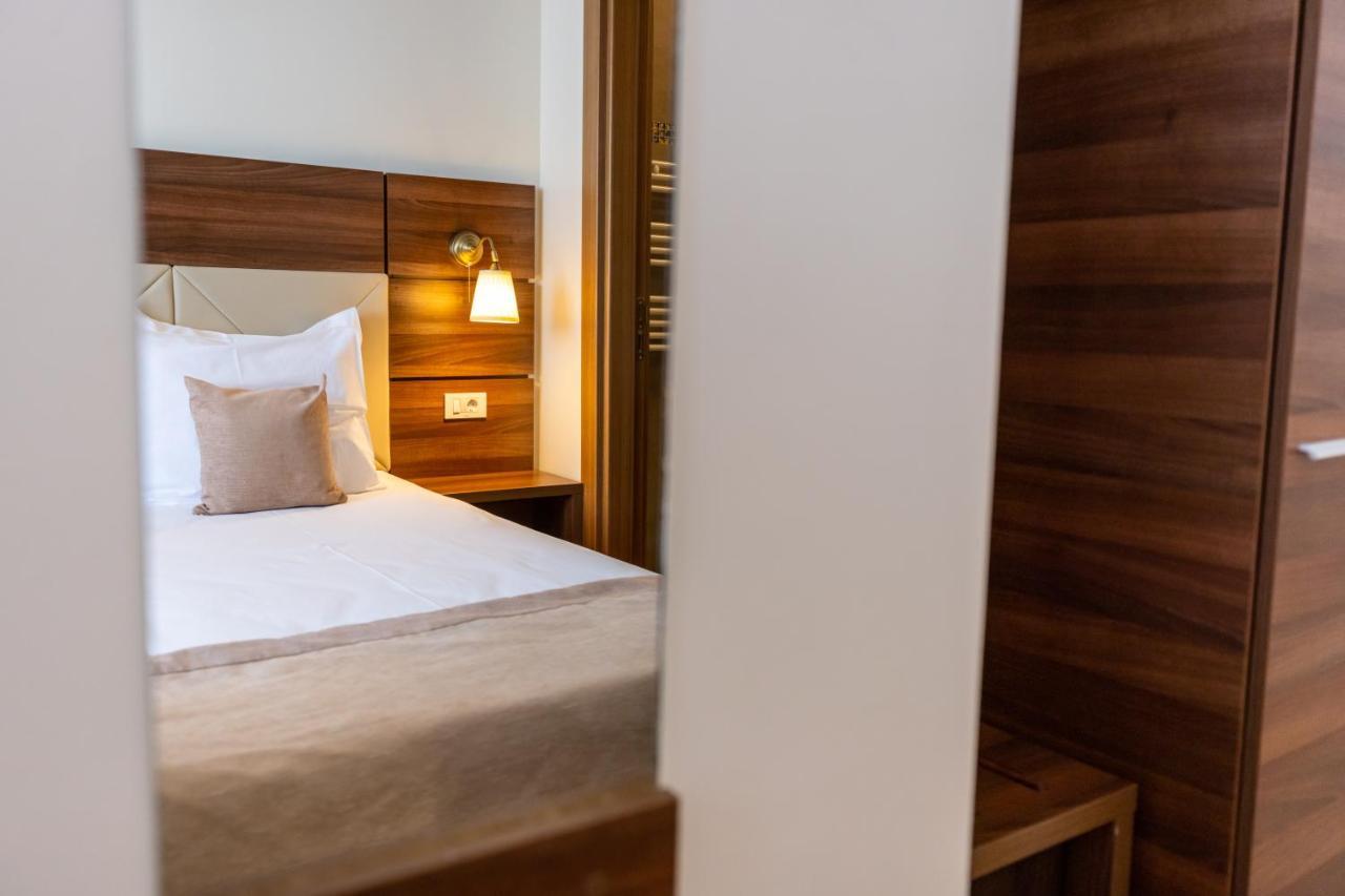 Aparthotel Sir Fundeni Tower Bukares Bagian luar foto
