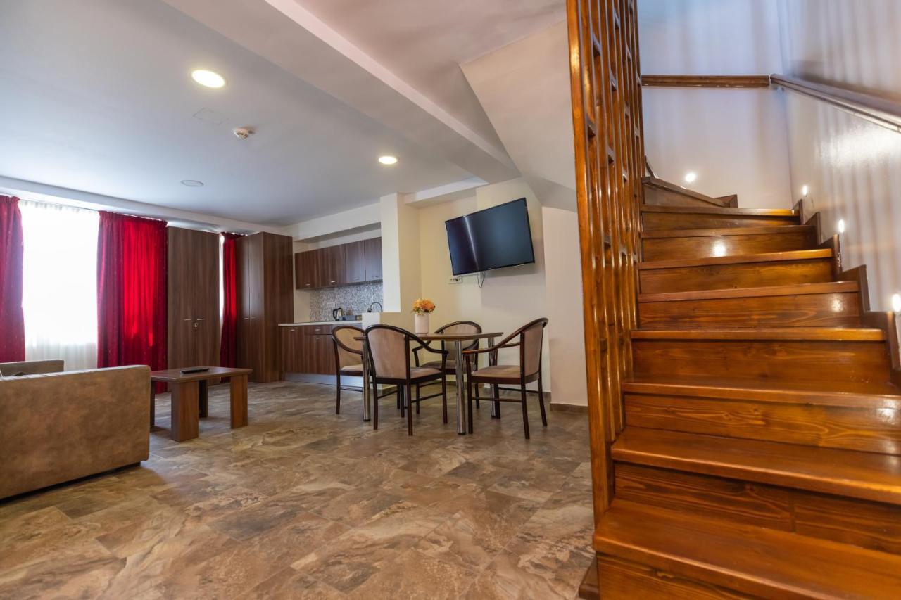 Aparthotel Sir Fundeni Tower Bukares Bagian luar foto