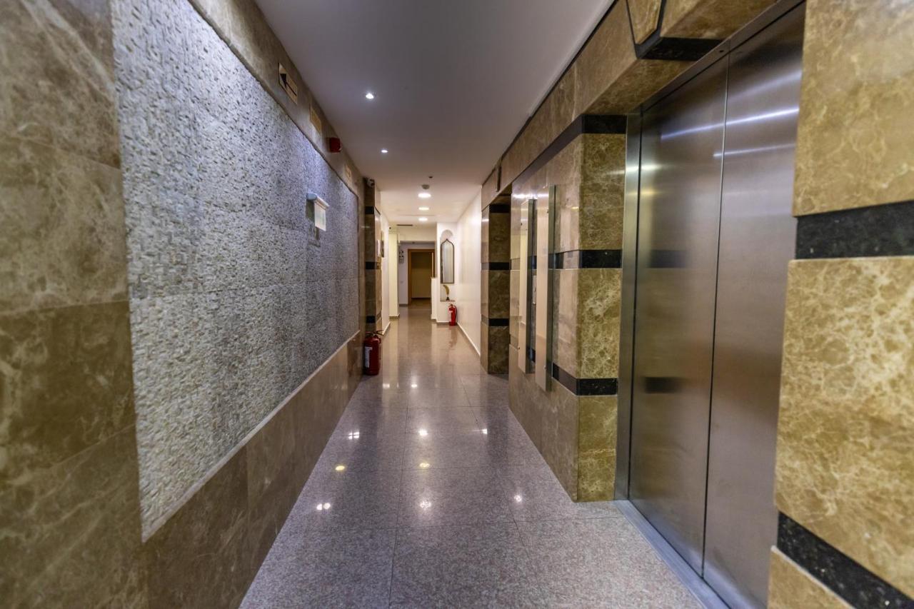 Aparthotel Sir Fundeni Tower Bukares Bagian luar foto